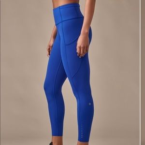 Lululemon Fast & Free 7/8 Tight (Nulux 25") in
Jet Stream size 10
